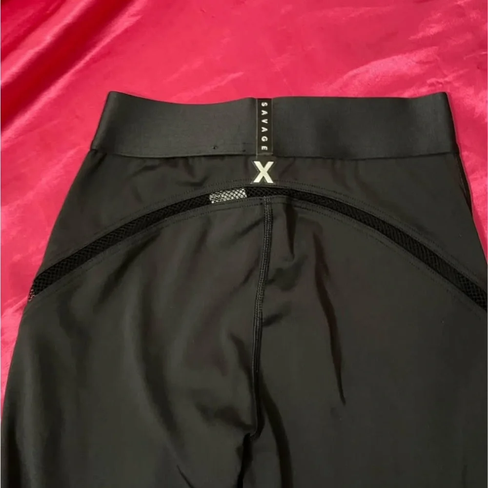 Savage X Fenty Black zip up, leggings, and sports bra - Picture 5 of 6